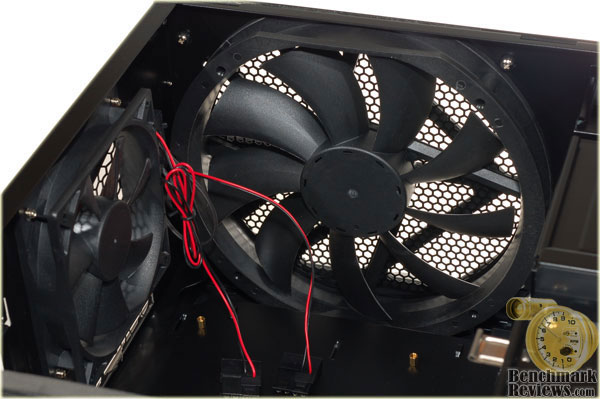 Antec_Mini_P180_Stock_Fans.jpg