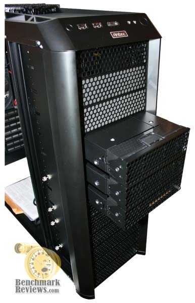 antec_1200_front_bay.jpg