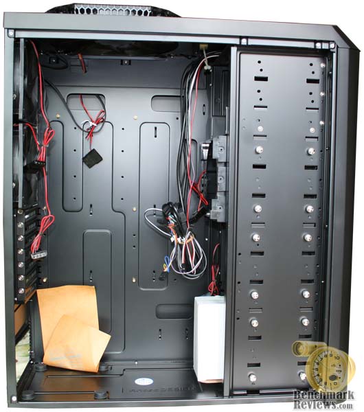 antec_1200_left_no_door.jpg