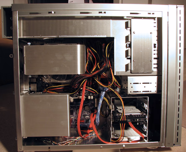 Lian Li PC-B20A Classical Silent Series ATX Computer Case Ready for Action! (Click for Large Image)