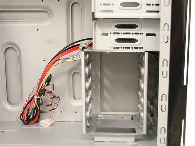 NZXT_Alpha_HDD_Cage.jpg