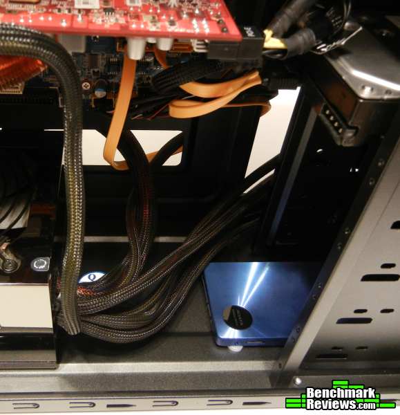 Antec_One_Hundred_Computer_Case_Int_SSD_Mount_001.jpg