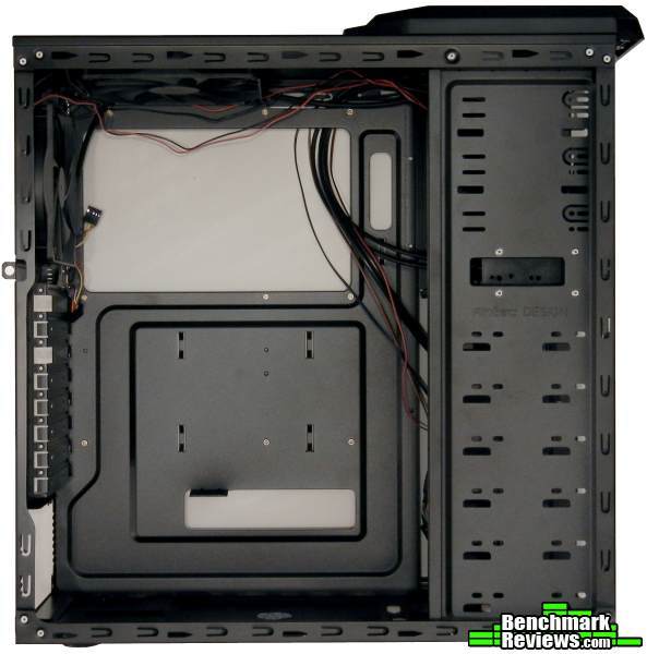 Antec_One_Hundred_Computer_Case_L_Side_Int_003.jpg