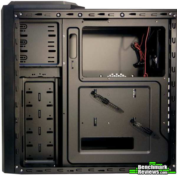 Antec_One_Hundred_Computer_Case_R_Side_Int_003.jpg