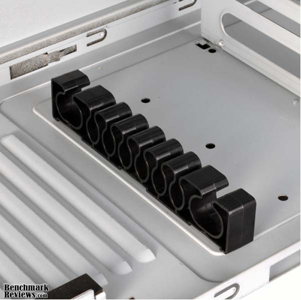 LanCool_PC-K56W-B_Cable_Manageme.jpg