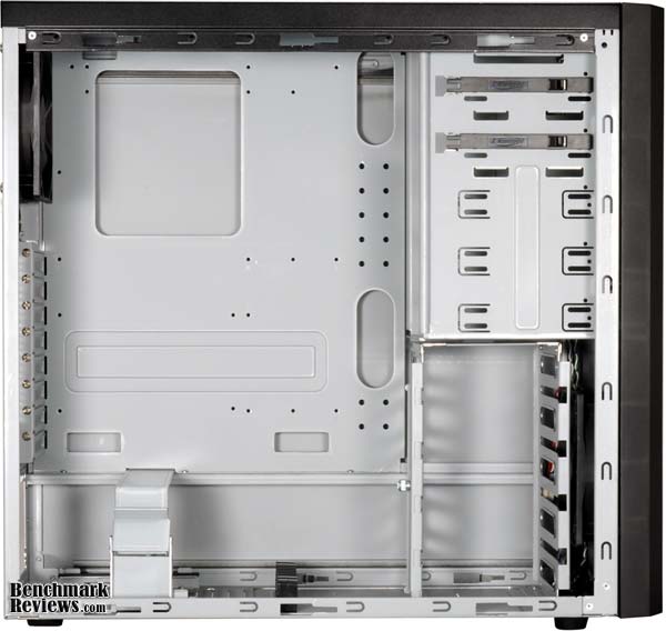 LanCool_PC-K56W-B_Open.jpg