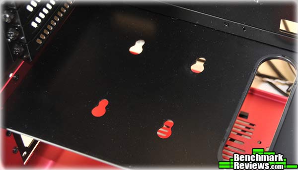 lian_li_pc_v1020_bottom_25_drive.jpg