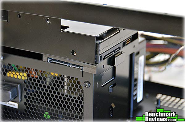 silverstone_sg08_drives_installed.jpg