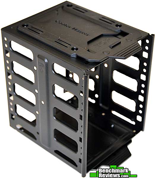 cooler_master_storm_enforcer_removeable_drive_cage.jpg