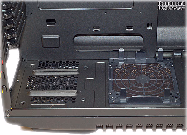 CM Storm Sniper Black Edition Bottom, inside