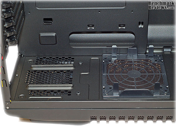 CM_Storm_Sniper_Black_Edition_Bottom_Inside.jpg