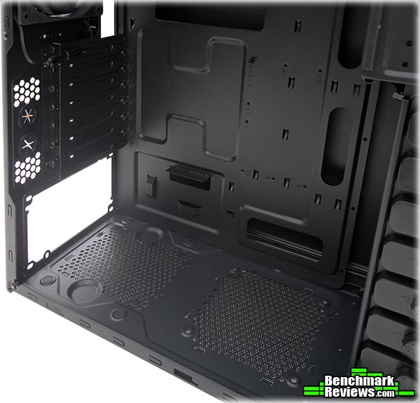 BitFenix_Shinobi_Window_Case_Interior_Rear.jpg