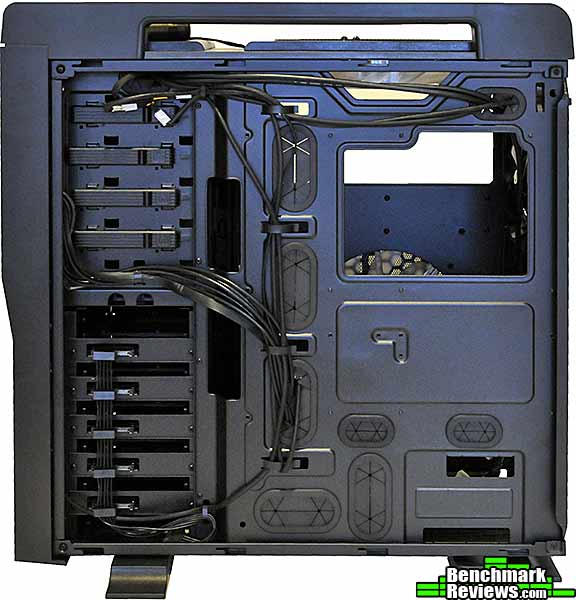 thermaltake_level_10_GT_interior_rear.jpg