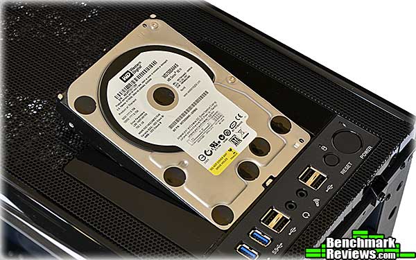 rosewill_blackhawk_ultra_exterior_drive_bay.jpg
