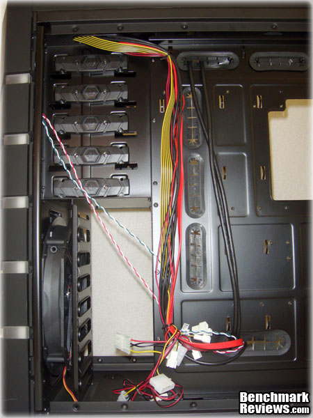 BitFenix_Colossus_Interior_Backside_Empty.jpg
