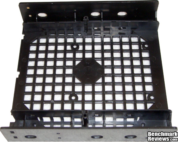 BitFenix_Colossus_SmallHDDTray.jpg