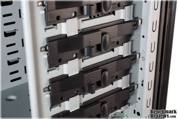 cooler_master_sileo_500_optical_bays.jpg