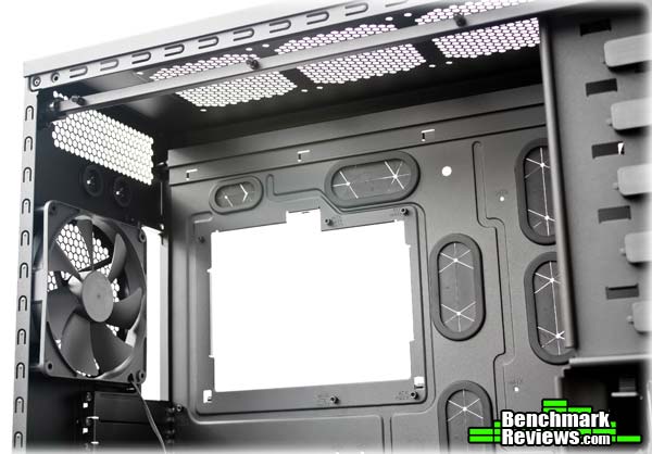 Corsair_700D_Main_Chamber1.jpg