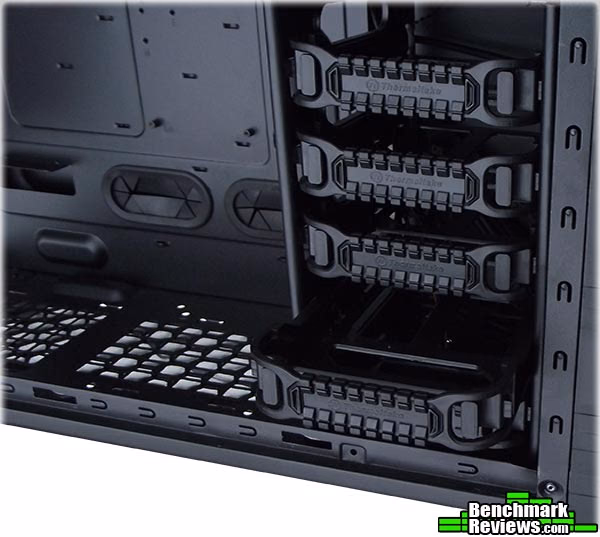 Thermaltake Overseer RX I Case HDD Draw