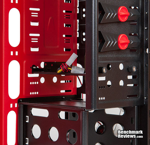 Rosewill_Ranger_010_RemovableCardReader.jpg