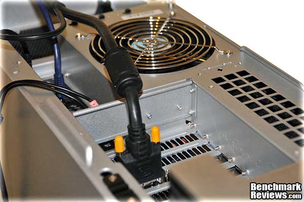 silverstone_sst_ft02s_w_video_cable.jpg