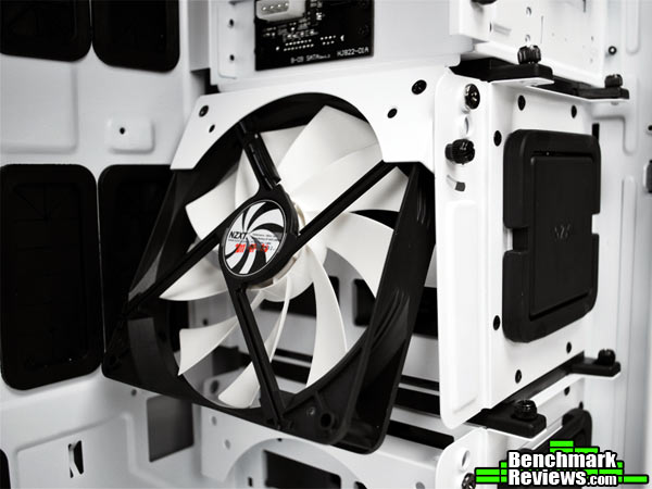 NZXT_Switch_810_HD_Bay_Fan.jpg
