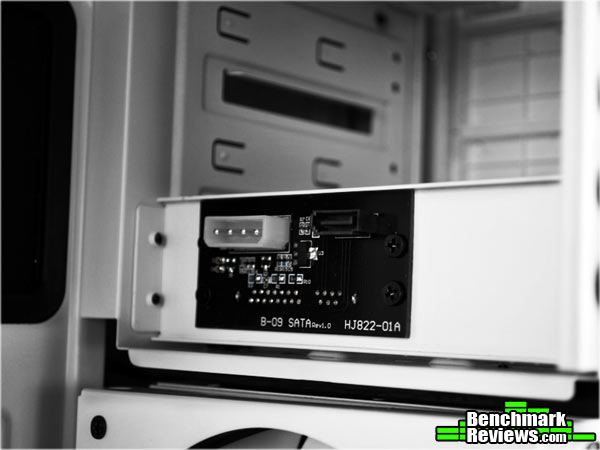 NZXT_Switch_810_Hot_Swap.jpg