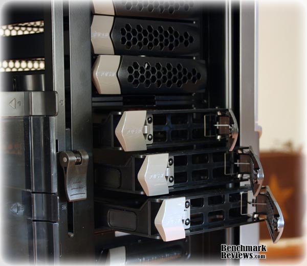 thermaltake_spedo_advance_HDD_release.jpg