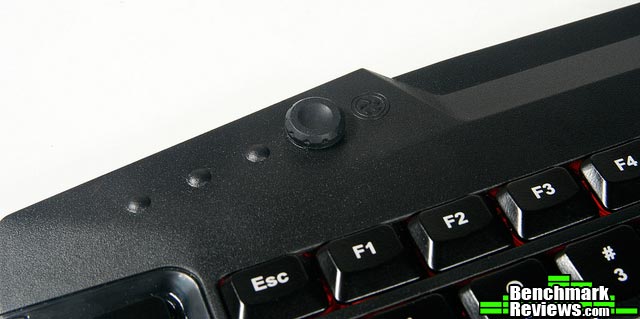 Thermaltake_Challenger_Pro_Gaming_Keyboard_Fan_Mount_Left.jpg