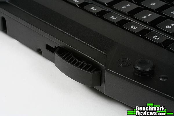 Thermaltake_Challenger_Pro_Gaming_Keyboard_Fan_Storage.jpg