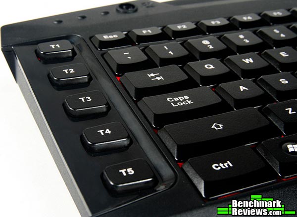 Thermaltake_Challenger_Pro_Gaming_Keyboard_Macro_Left.jpg