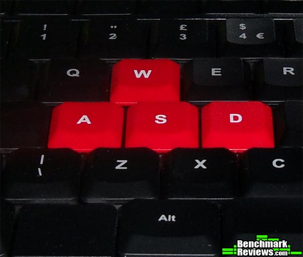 Thermaltake_Challenger_Pro_Gaming_Keyboard_Red_Keys_02.jpg
