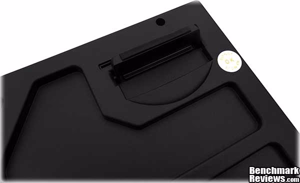 Tt eSPORTS Knucker Gaming Keyboard Foot, open