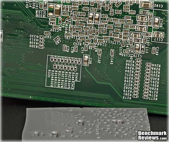 NETGEAR_ProSafe_GS110T_SmartSwitch_Bottom_Heatspreader_Pad_01.jpg