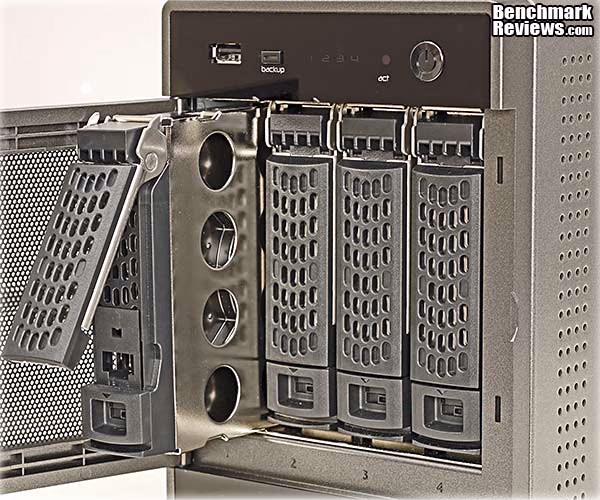 NETGEAR ReadyNAS NV v2 Front, open