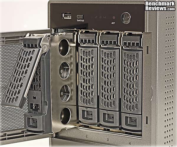 NETGEAR_ReadyNAS_NV_v2_Front_Open_02.jpg