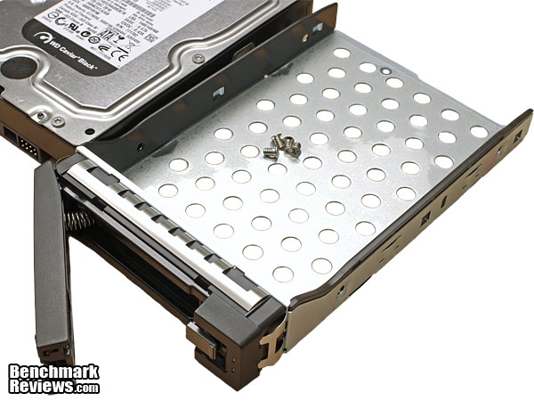 QNAP_TS-879U-RP_Turbo_NAS_Server_Drive_Tray_01.jpg